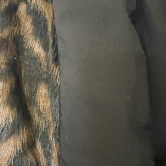 Chicos faux fur vest. Size 0. Fits like a medium. Brown and back animal print. - Picture 5 of 7